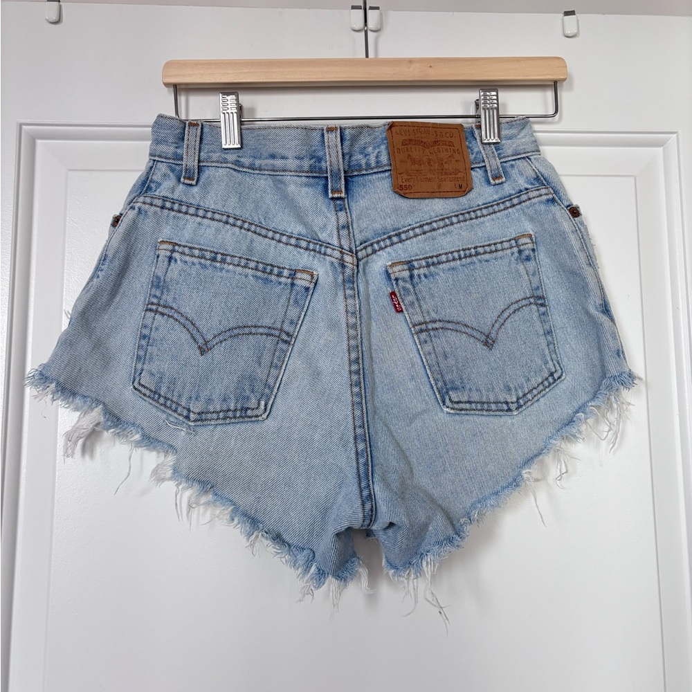 LEVIs Distressed Shorts - Picture 4 of 10